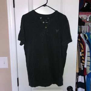 American Eagle V neck style shirt